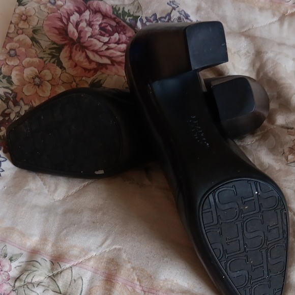 Shoes - Picture 3 of 5